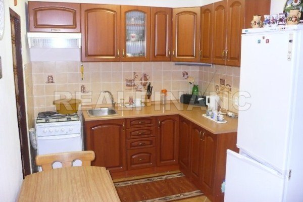 Po rekonštrukcii 3-izbový byt so zasklenou lodžiou, výmera 64m2, OV, ul. G.Dusíka sídl. Prednádražie, na ideálnom 1. posch. z 3. nie zvýš.prízemie !!!